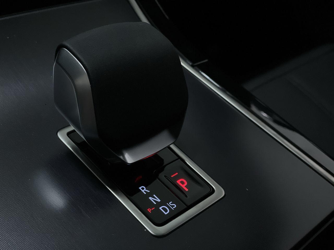 2026  Range Rover Velar