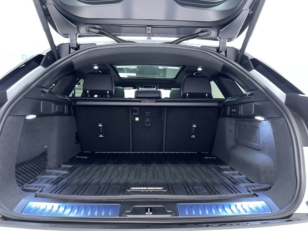 2026  Range Rover Velar