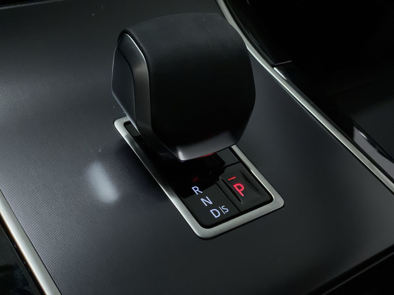 2026  Range Rover Velar