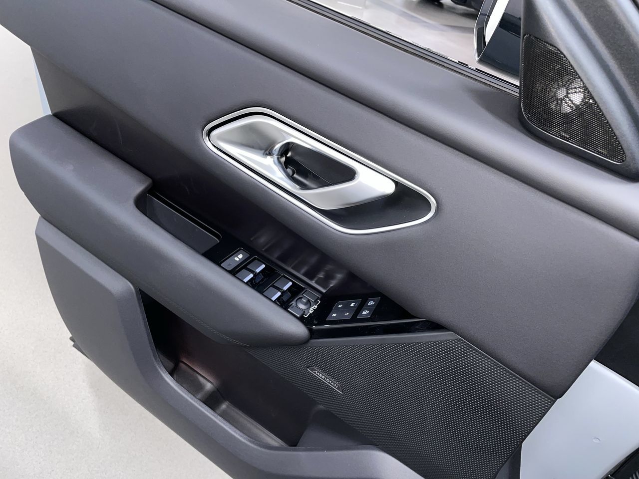 2026  Range Rover Velar