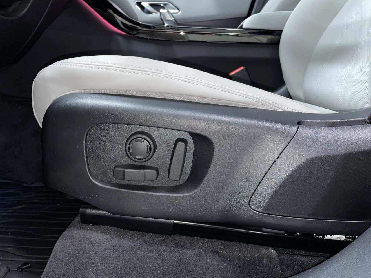 2026  Range Rover Velar