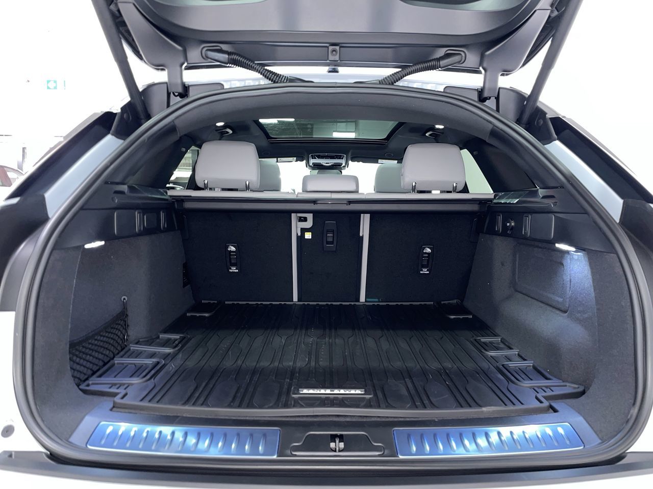 2026  Range Rover Velar