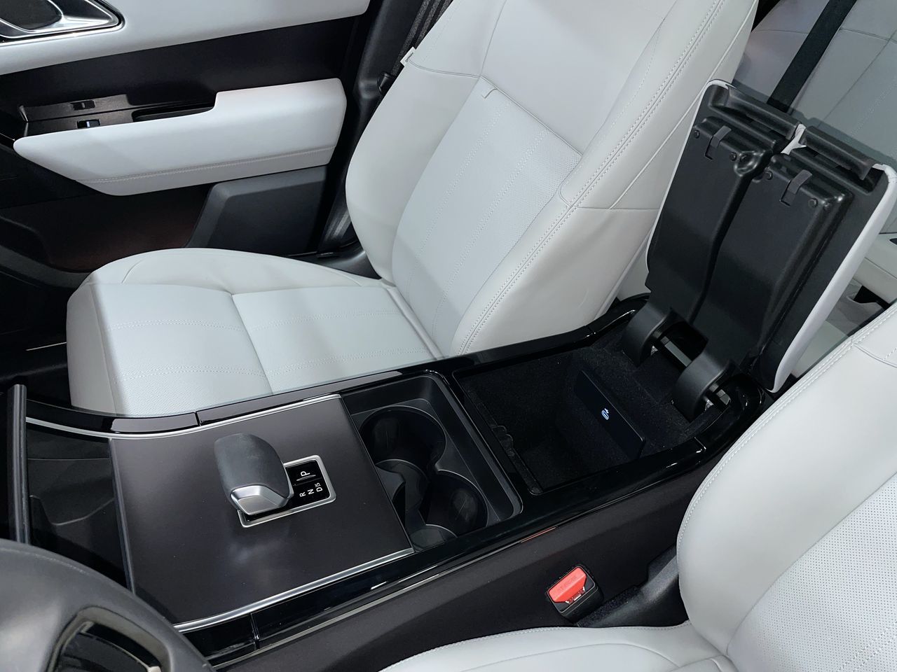 2026  Range Rover Velar