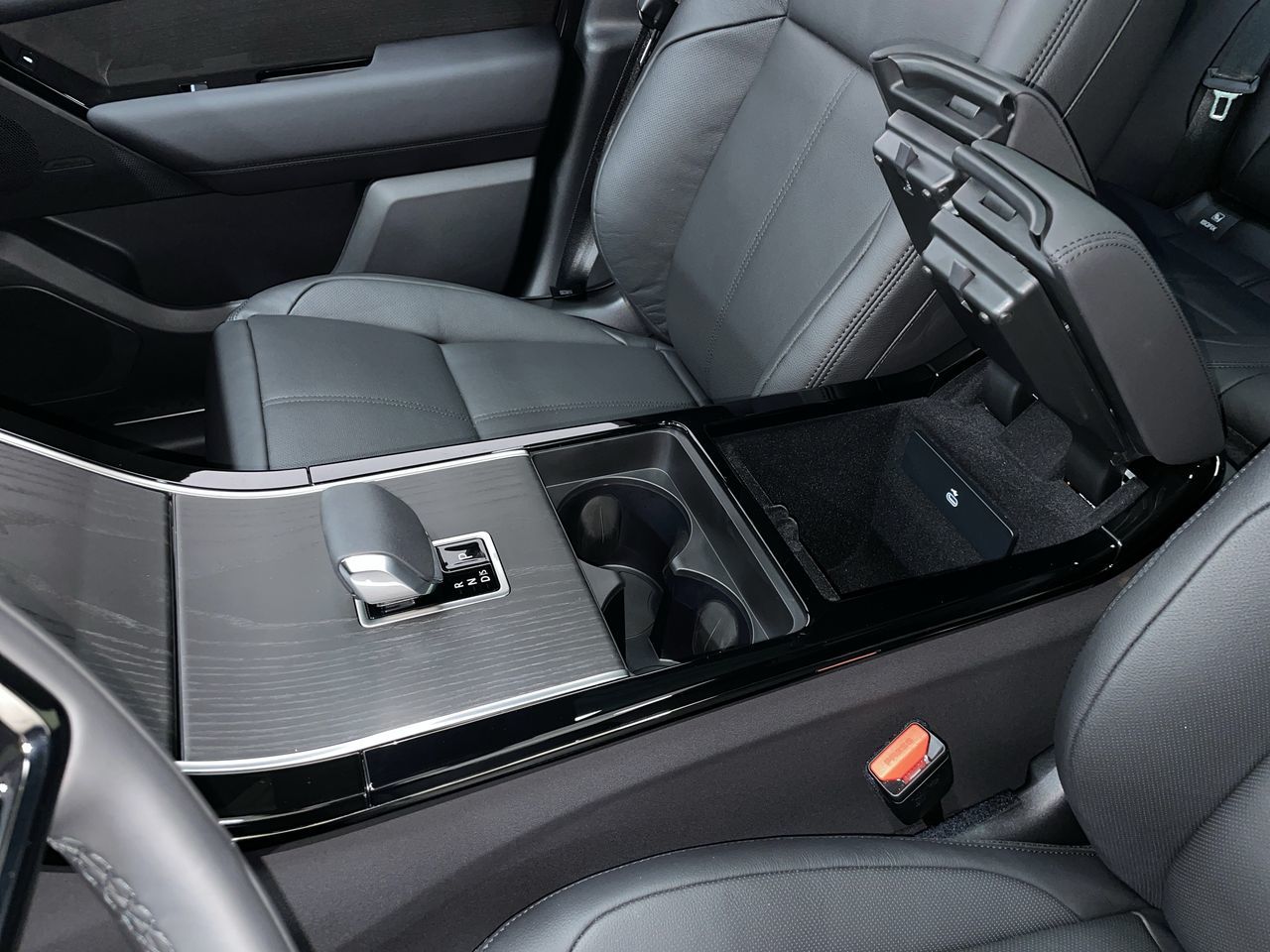 2026  Range Rover Velar