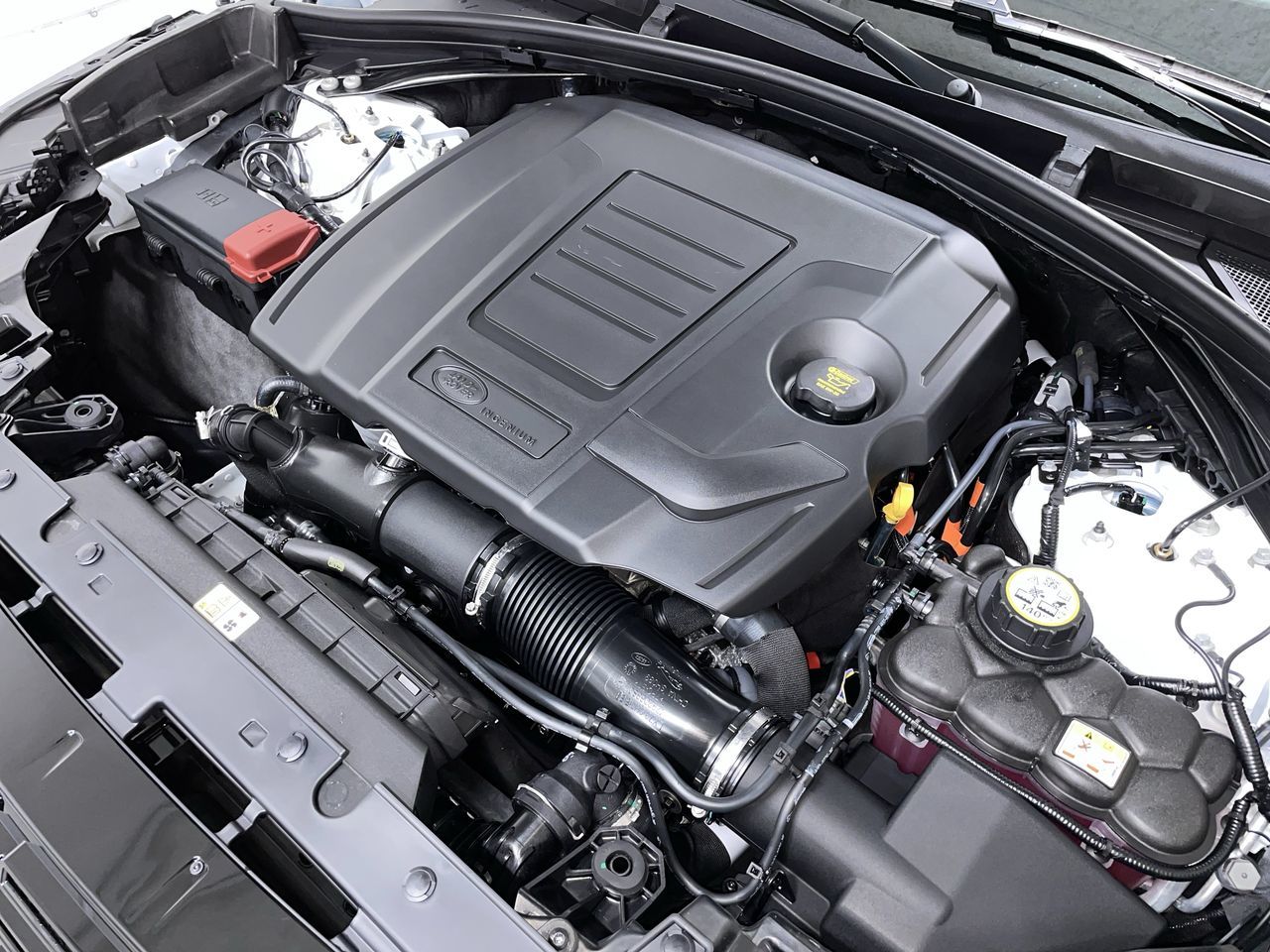 2026  Range Rover Velar