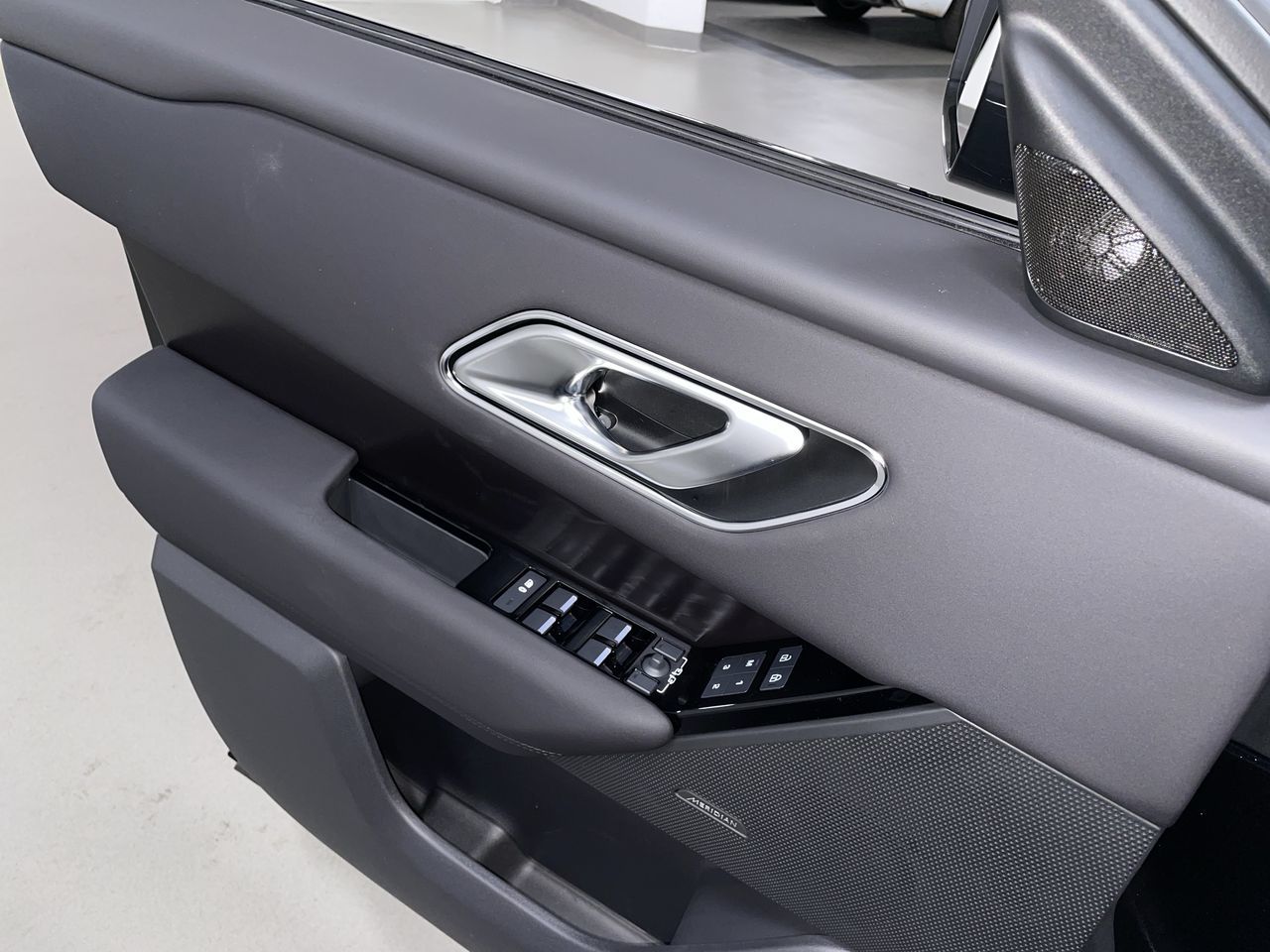 2026  Range Rover Velar