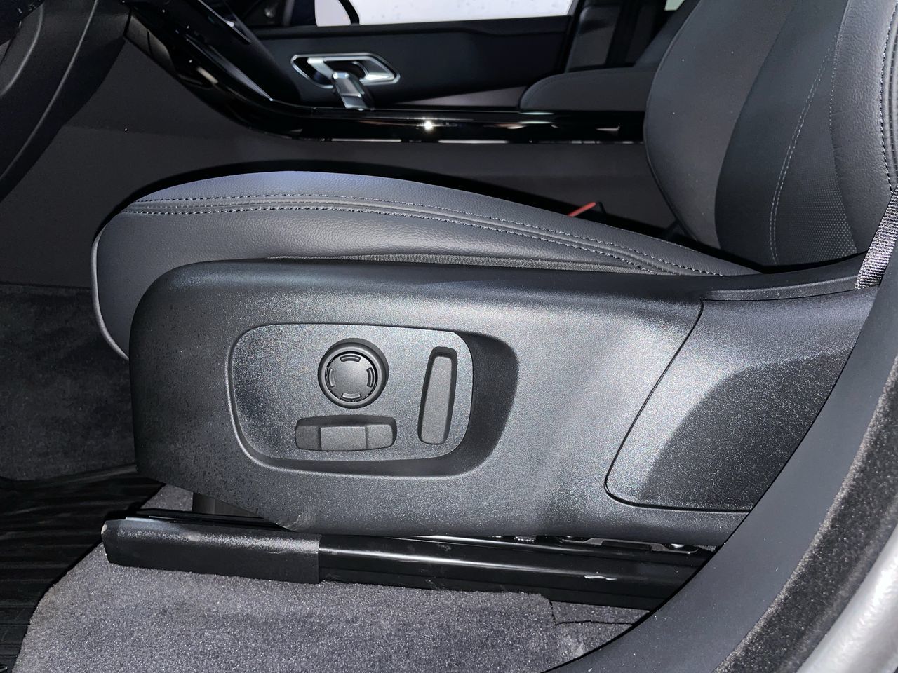 2026  Range Rover Velar