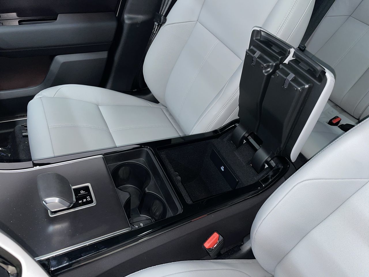 2026  Range Rover Velar