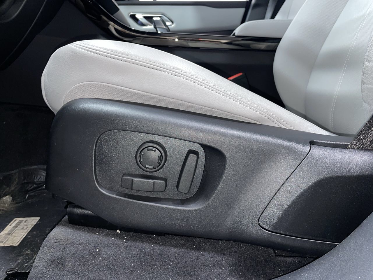 2026  Range Rover Velar