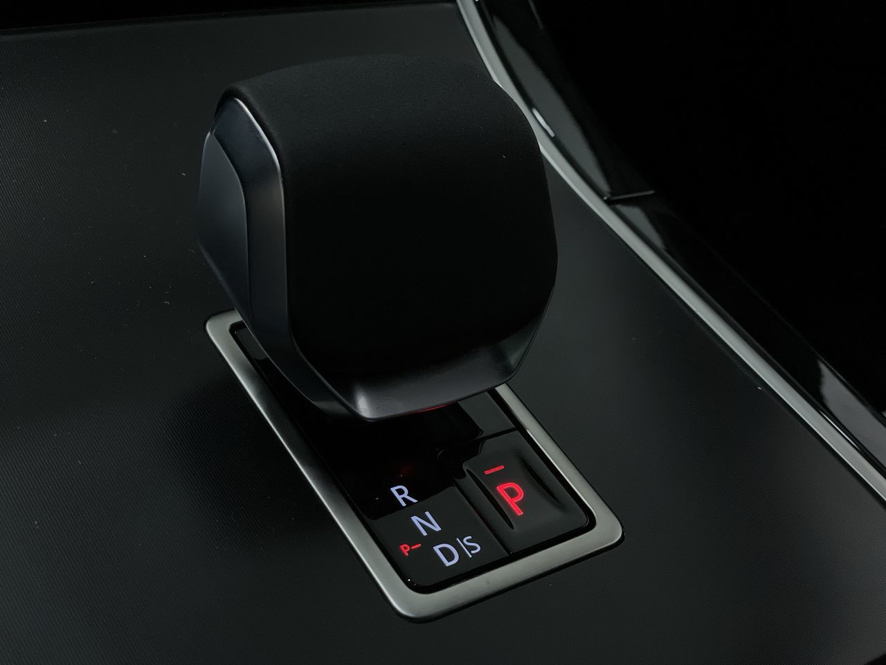 2026  Range Rover Velar