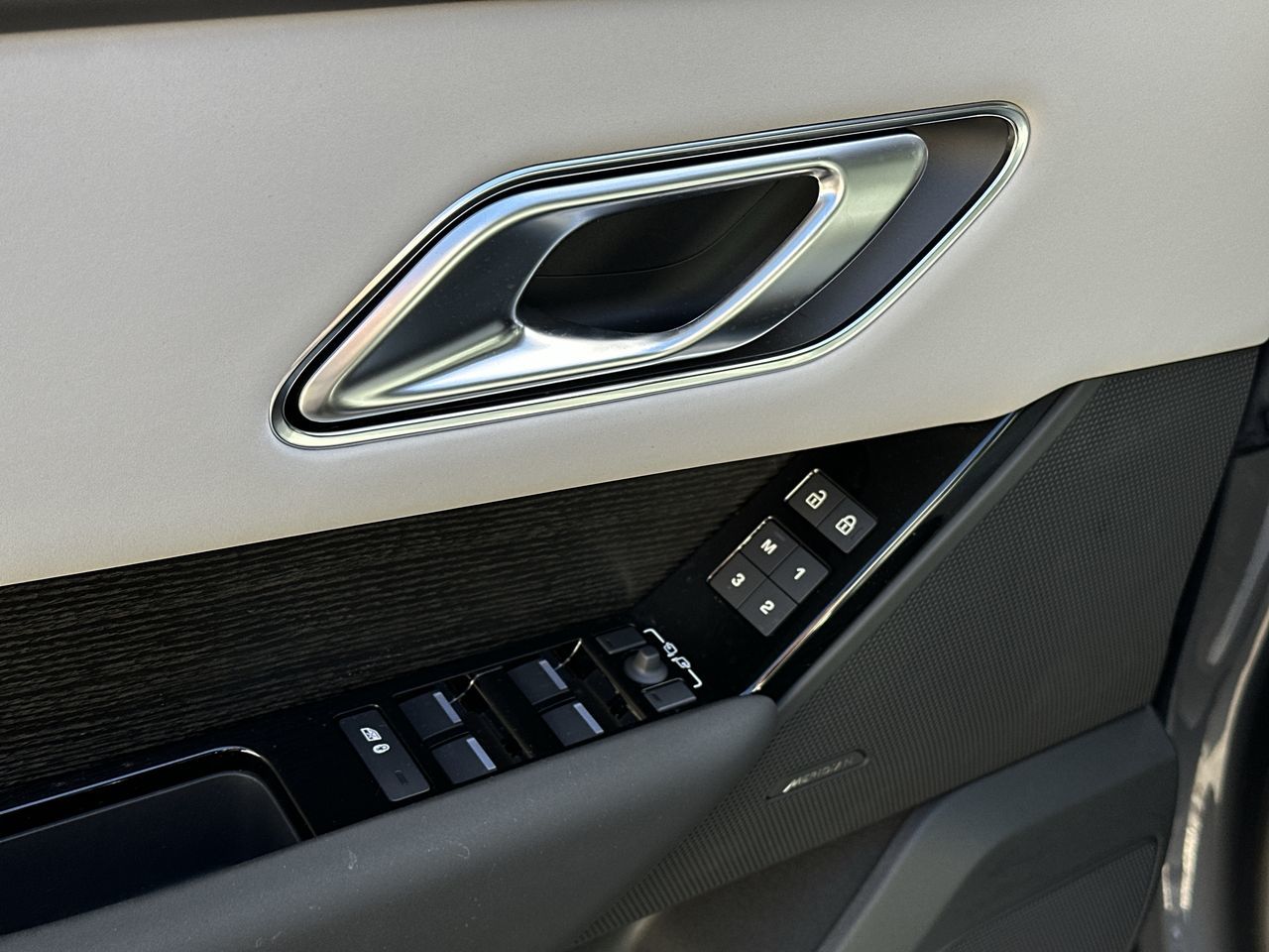 2026  Range Rover Velar