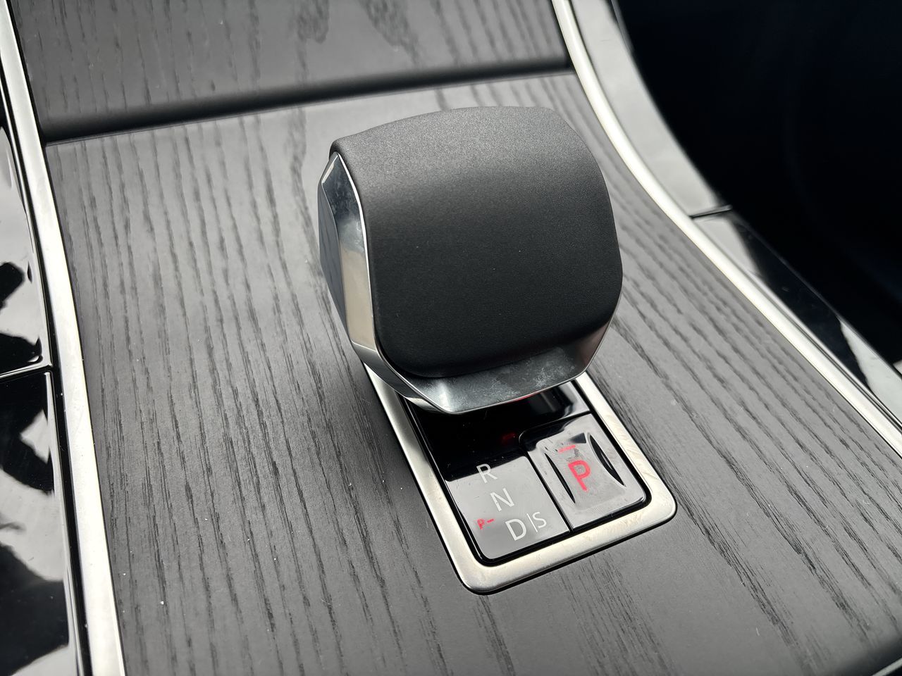 2026  Range Rover Velar