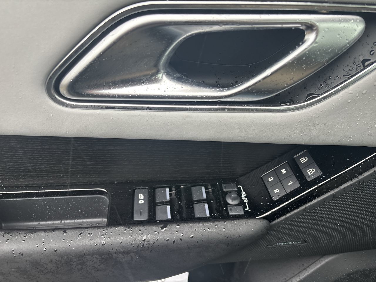 2026  Range Rover Velar