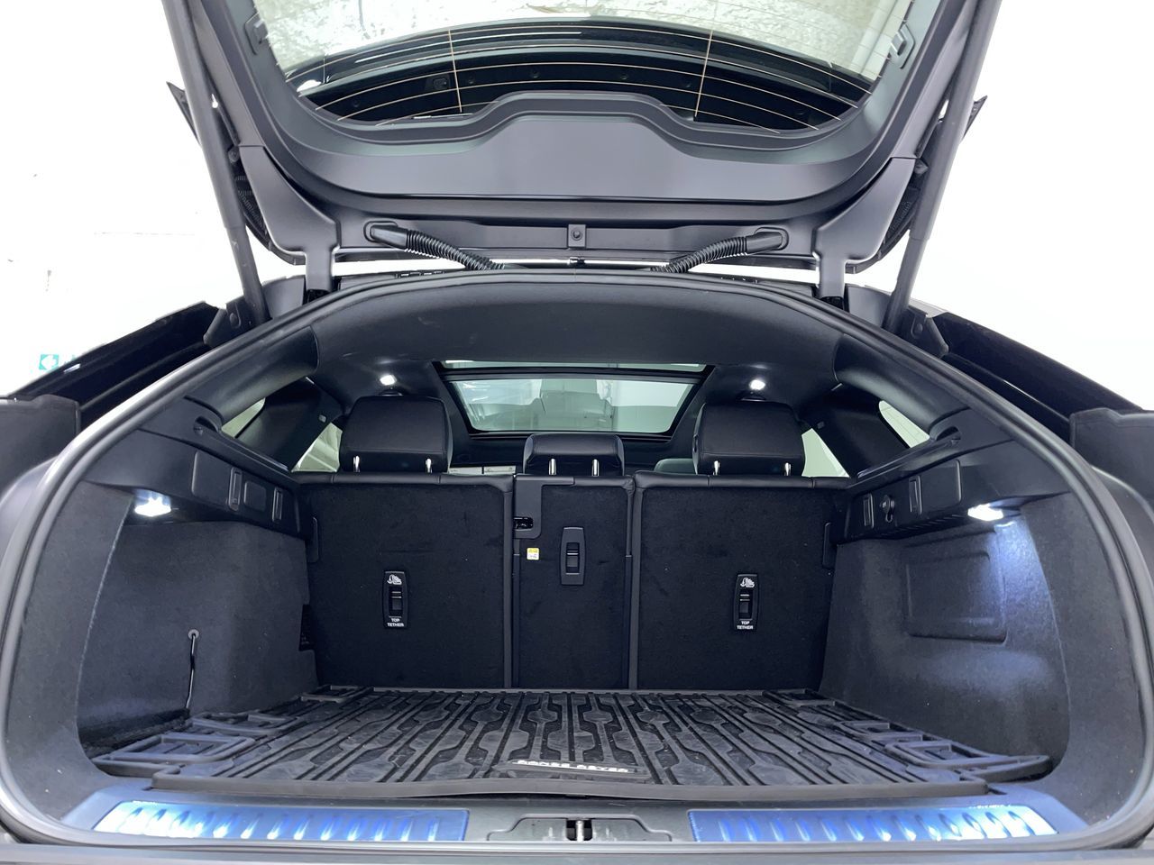 2026  Range Rover Velar