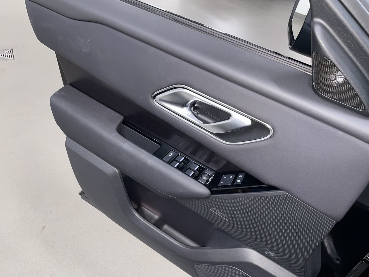 2026  Range Rover Velar