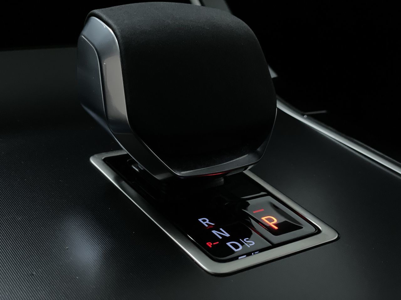 2026  Range Rover Velar