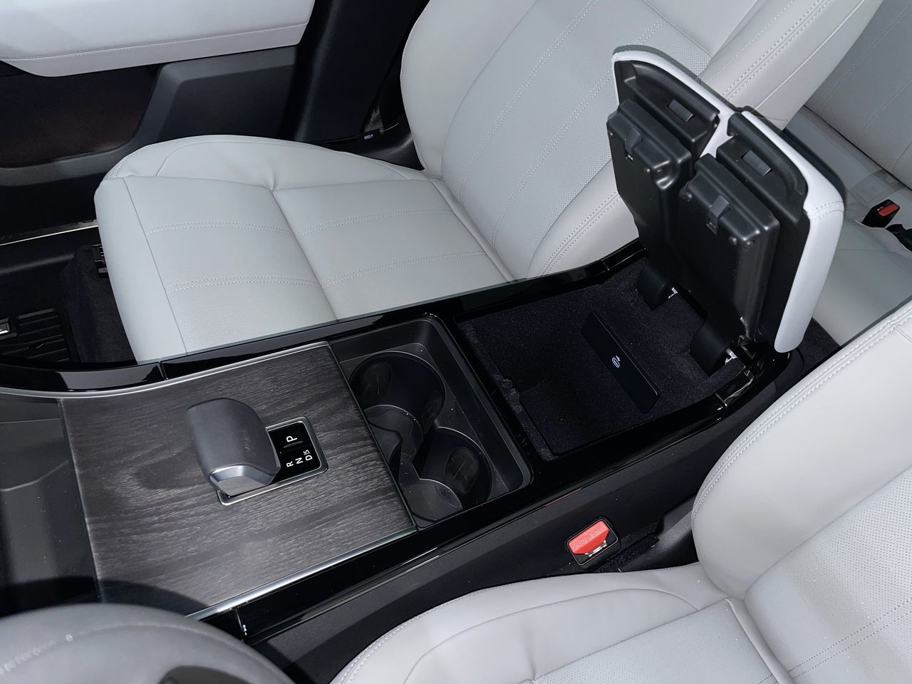 2026  Range Rover Velar