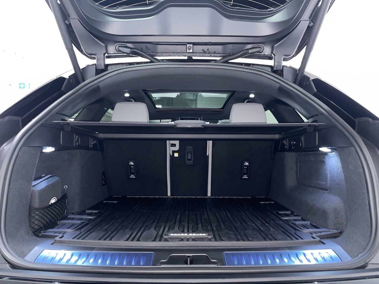 2026  Range Rover Velar