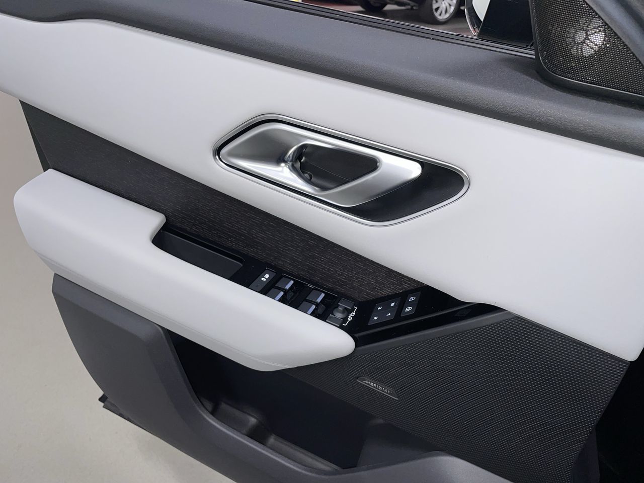 2026  Range Rover Velar