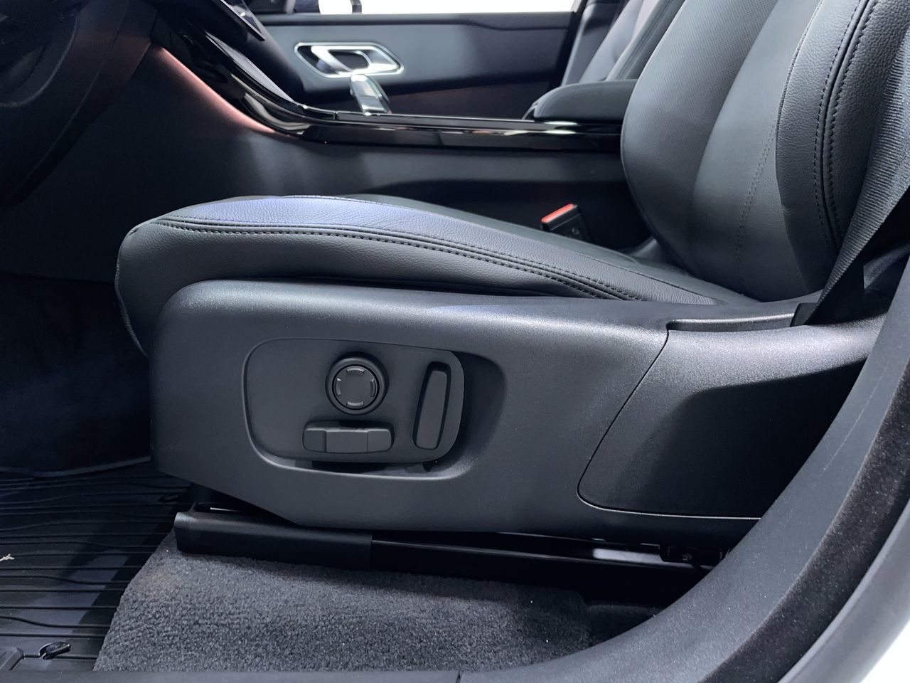 2026  Range Rover Velar