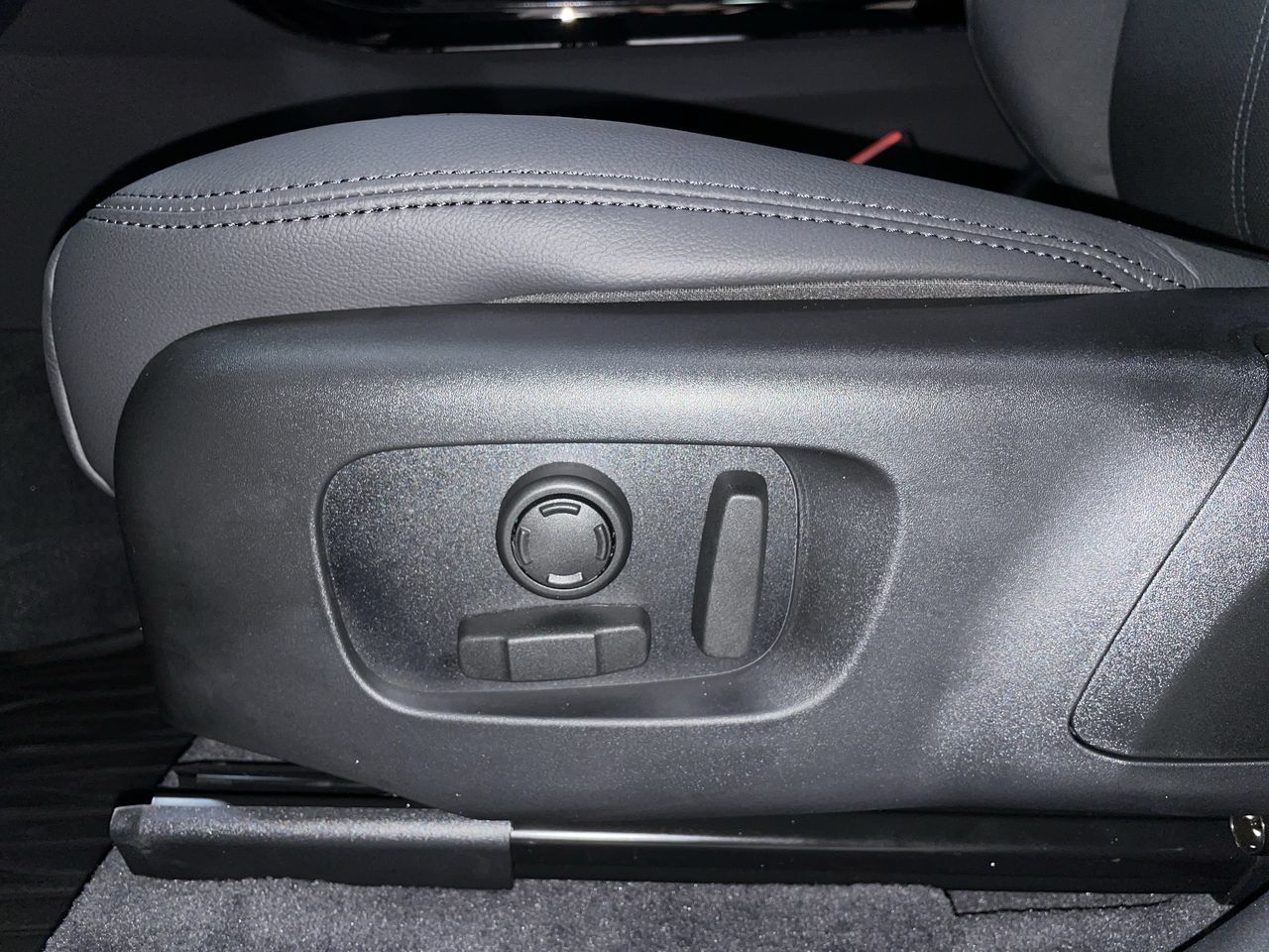 2026  Range Rover Velar