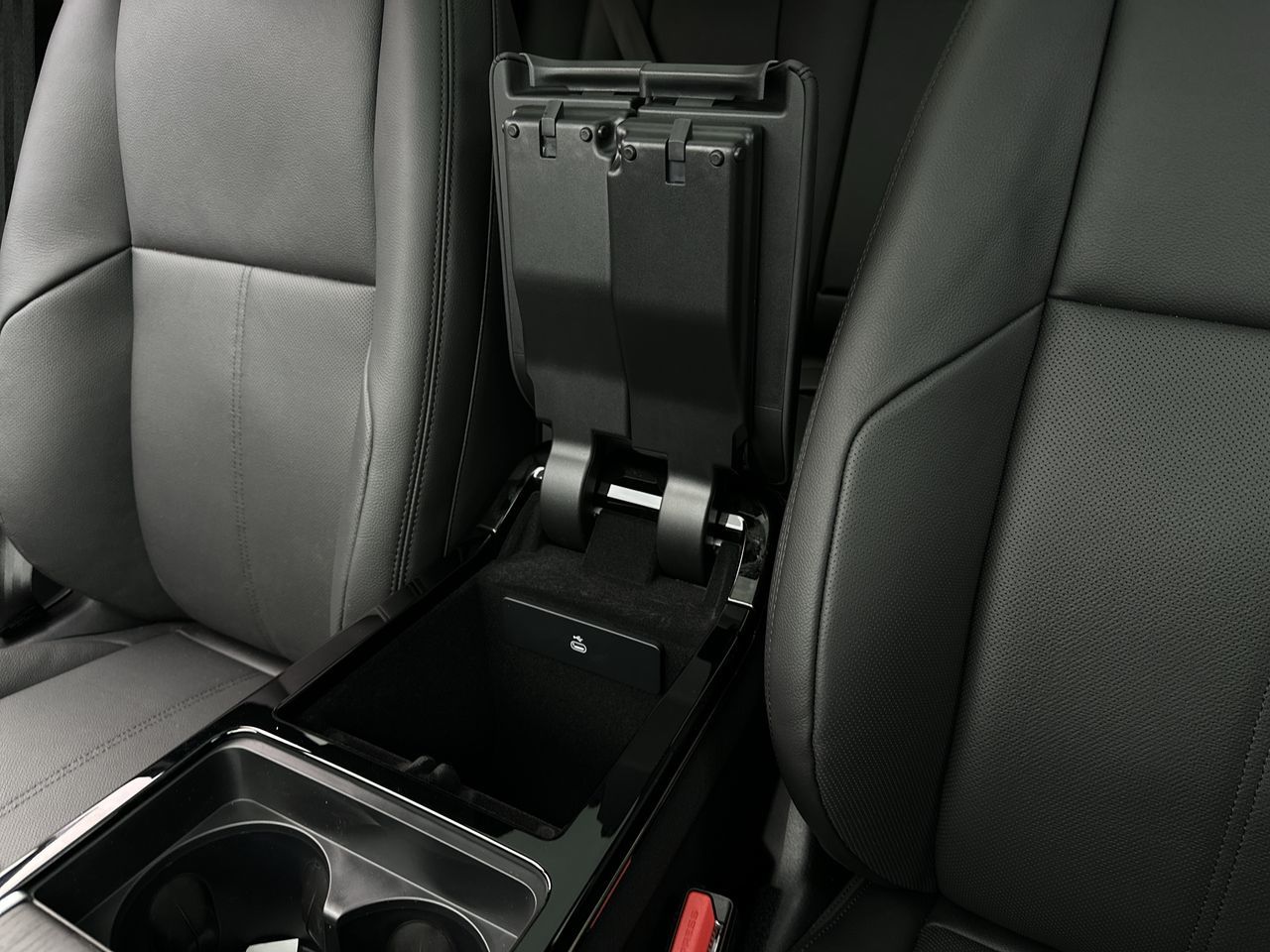 2026  Range Rover Velar