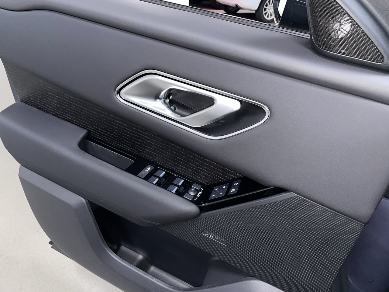 2026  Range Rover Velar