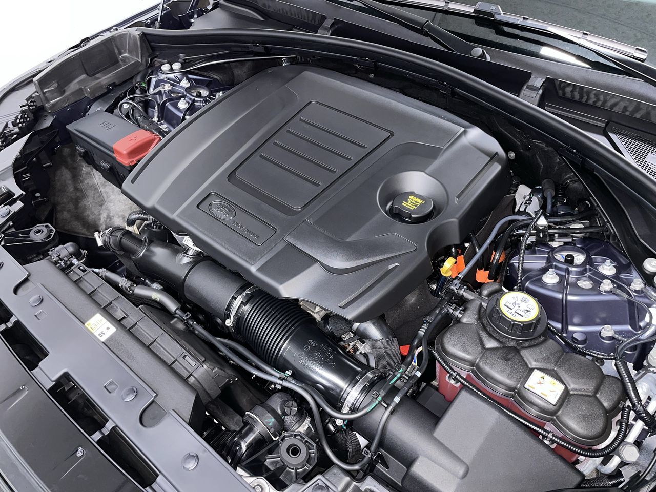 2026  Range Rover Velar