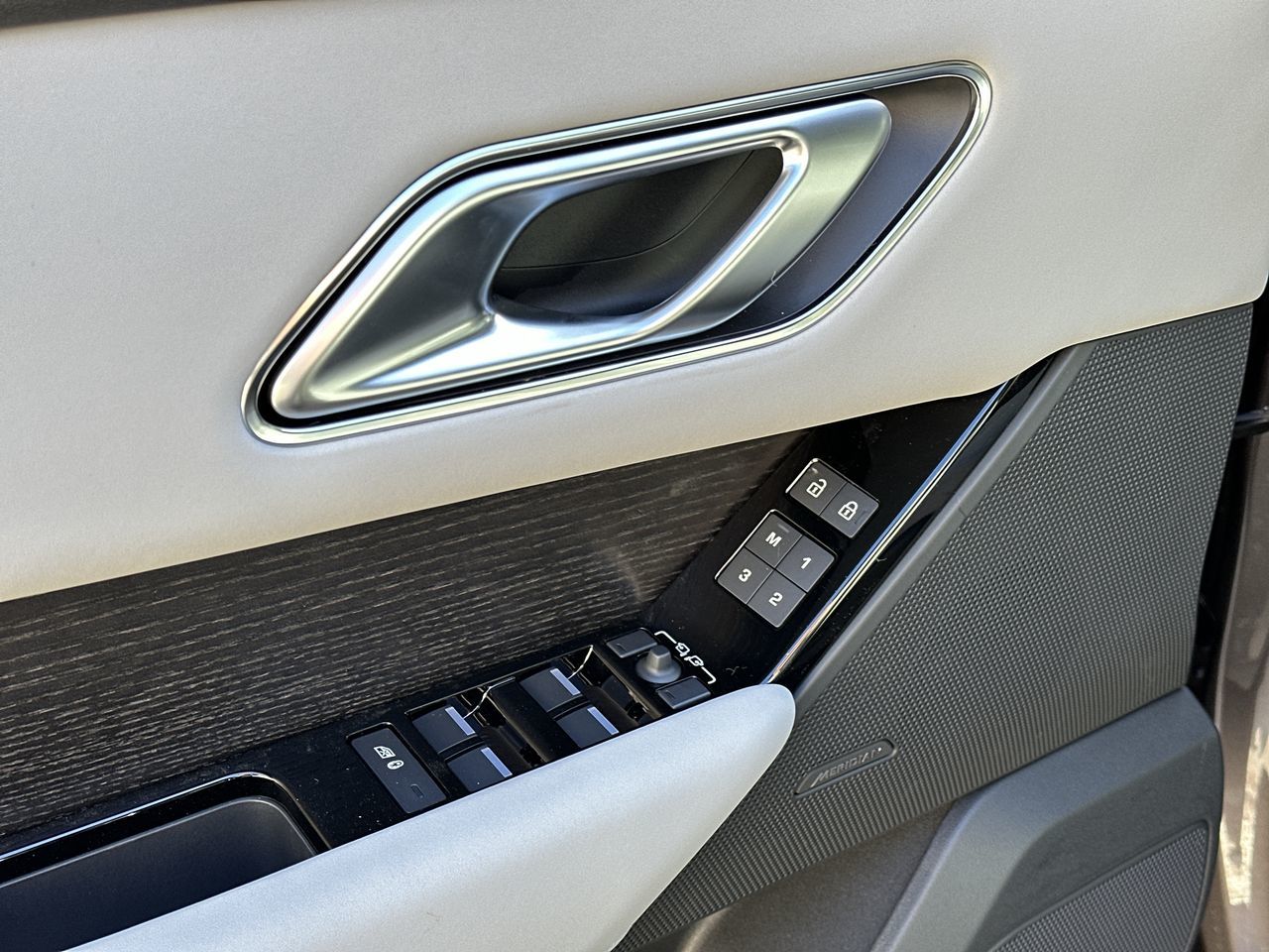 2026  Range Rover Velar