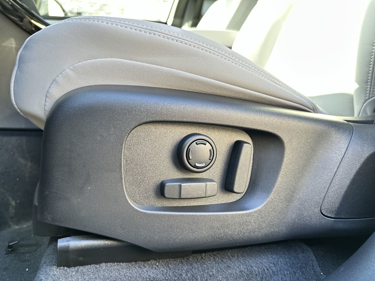 2026  Range Rover Velar