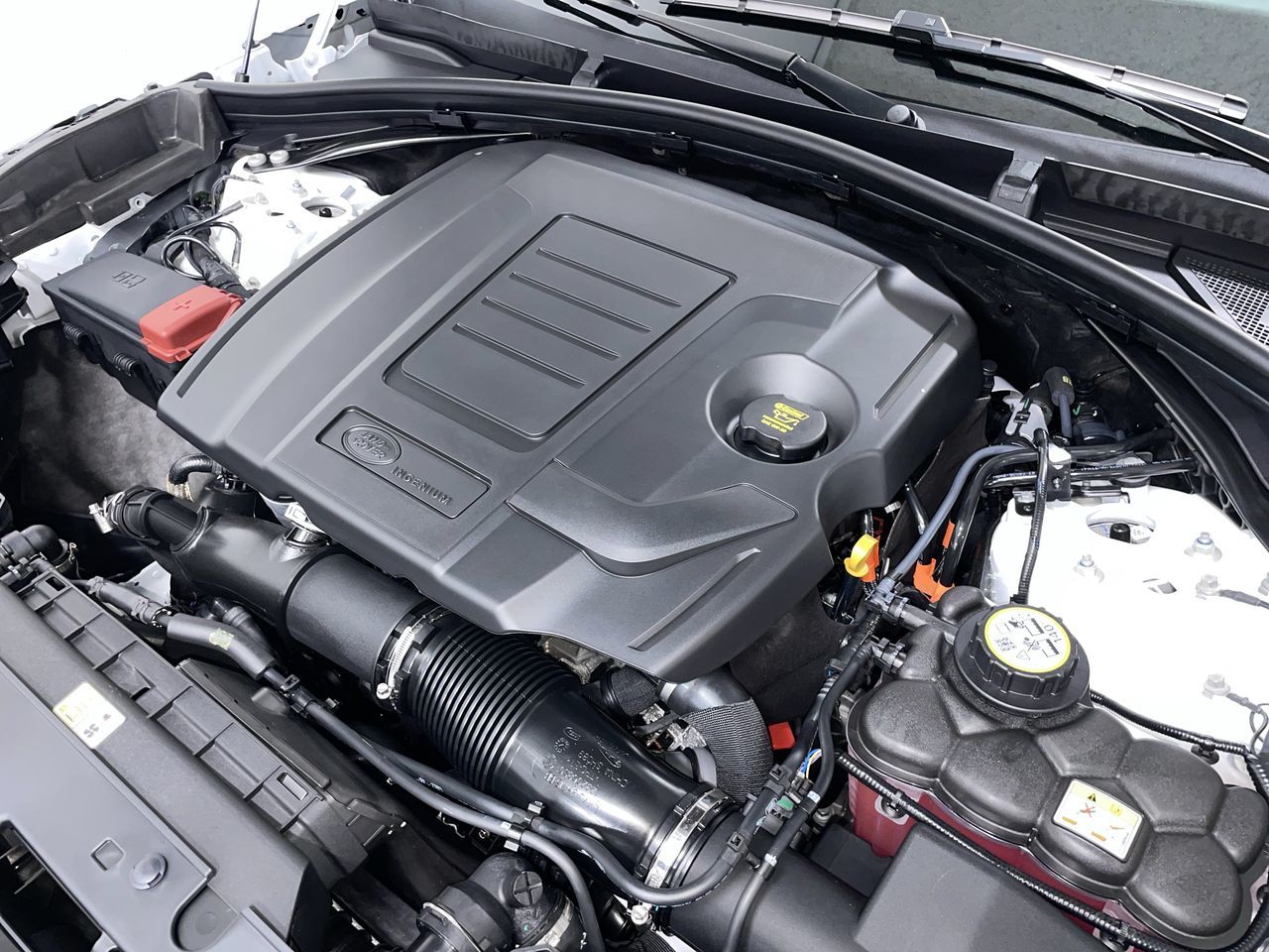 2026  Range Rover Velar