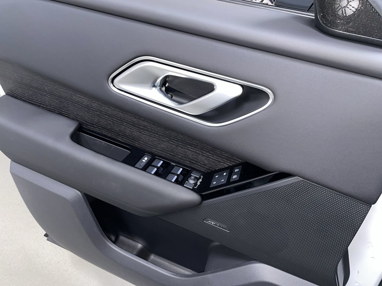 2026  Range Rover Velar