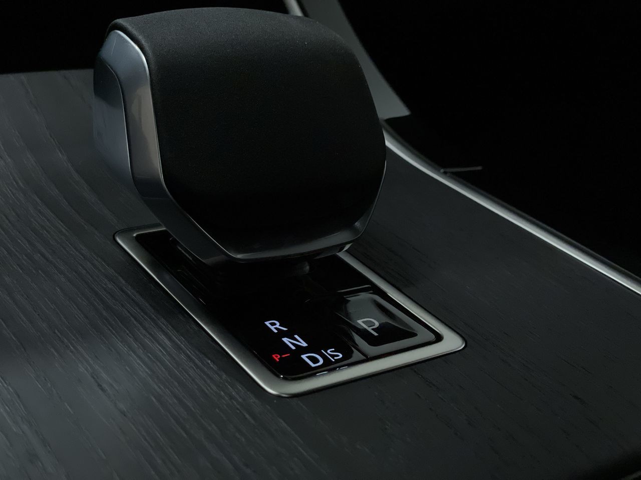 2026  Range Rover Velar