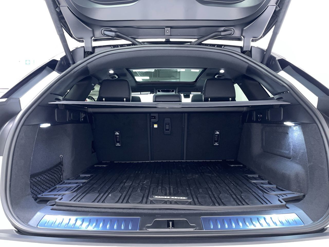 2026  Range Rover Velar