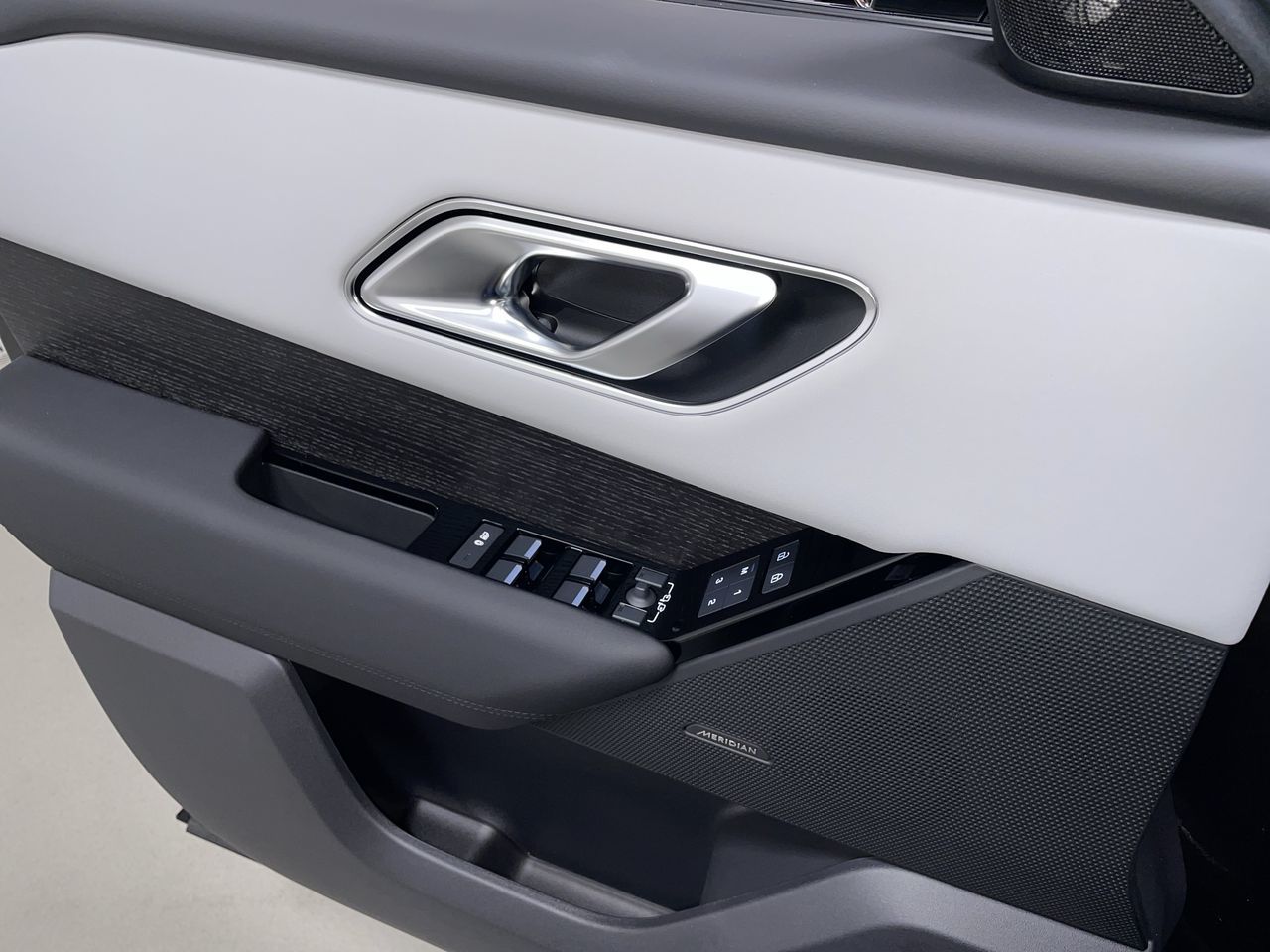 2026  Range Rover Velar