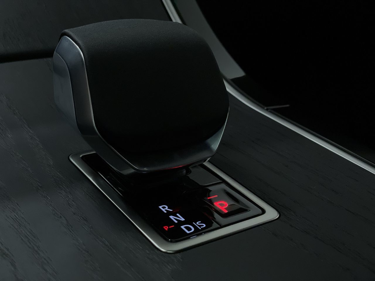 2026  Range Rover Velar