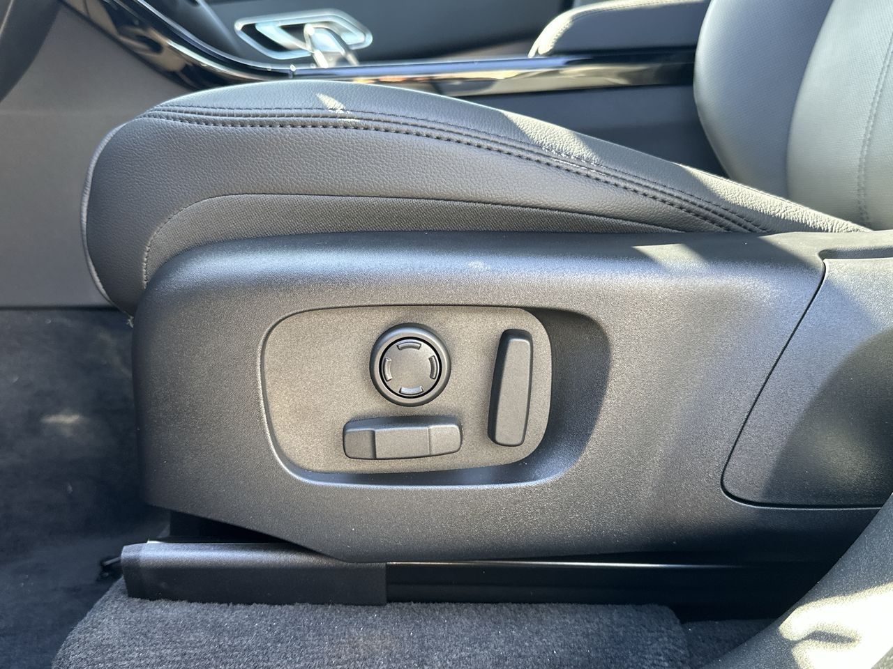 2026 Land Rover Range Rover Velar