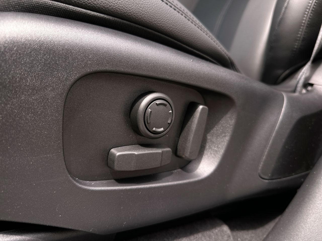 2026 Land Rover Range Rover Velar