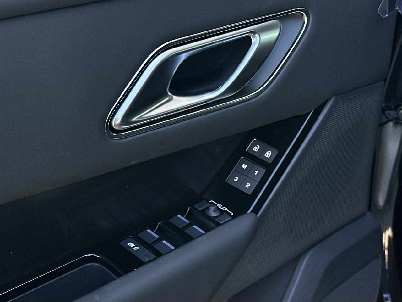2026  Range Rover Velar