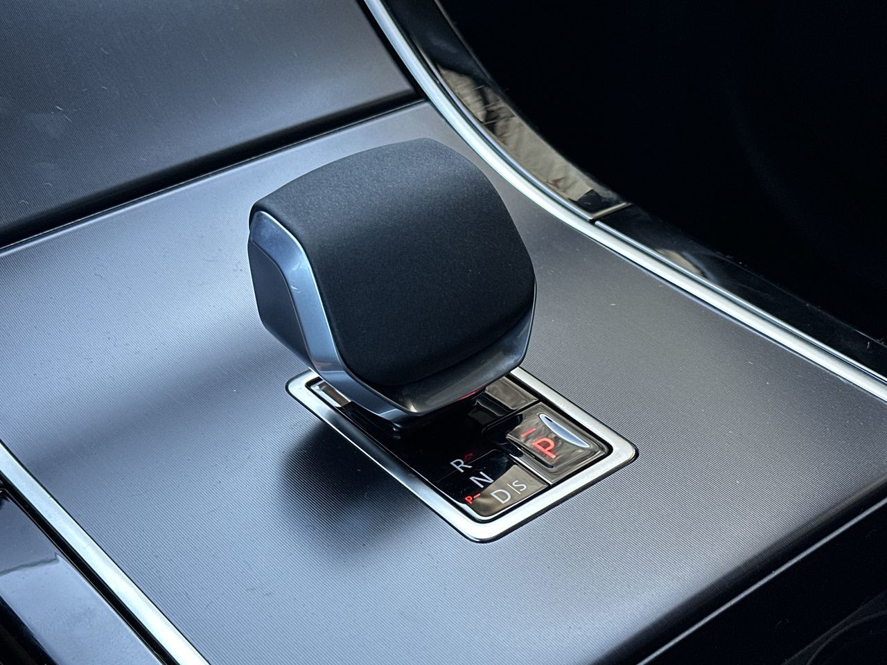 2026  Range Rover Velar