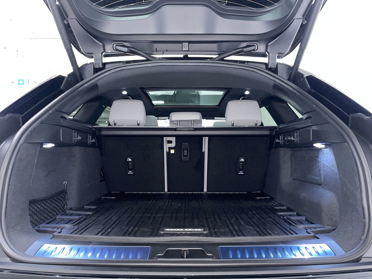 2026  Range Rover Velar
