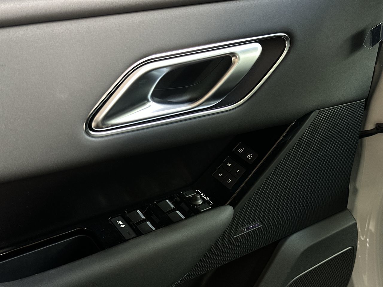 2026  Range Rover Velar