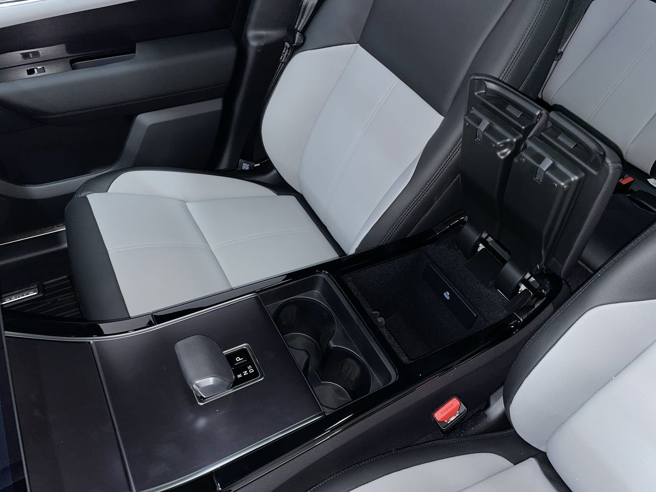 2026  Range Rover Velar