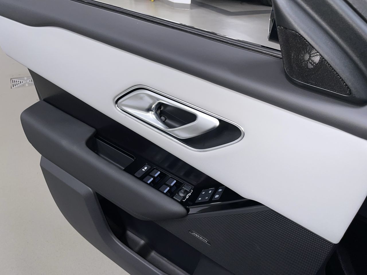 2026  Range Rover Velar