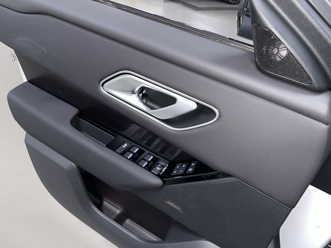2026  Range Rover Velar