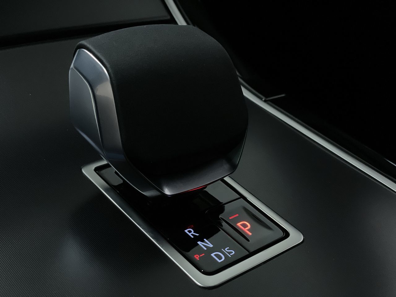 2026  Range Rover Velar
