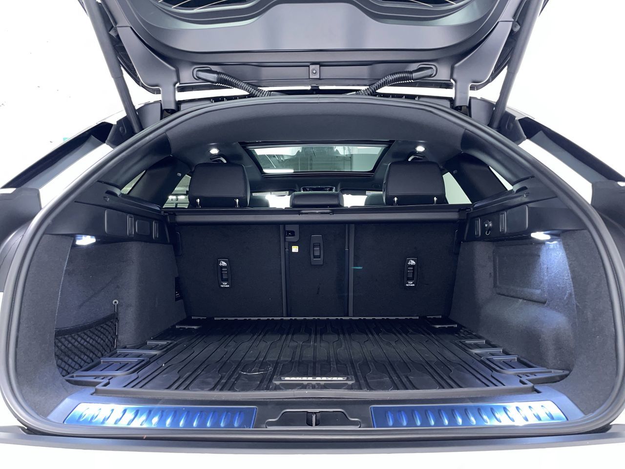 2026  Range Rover Velar