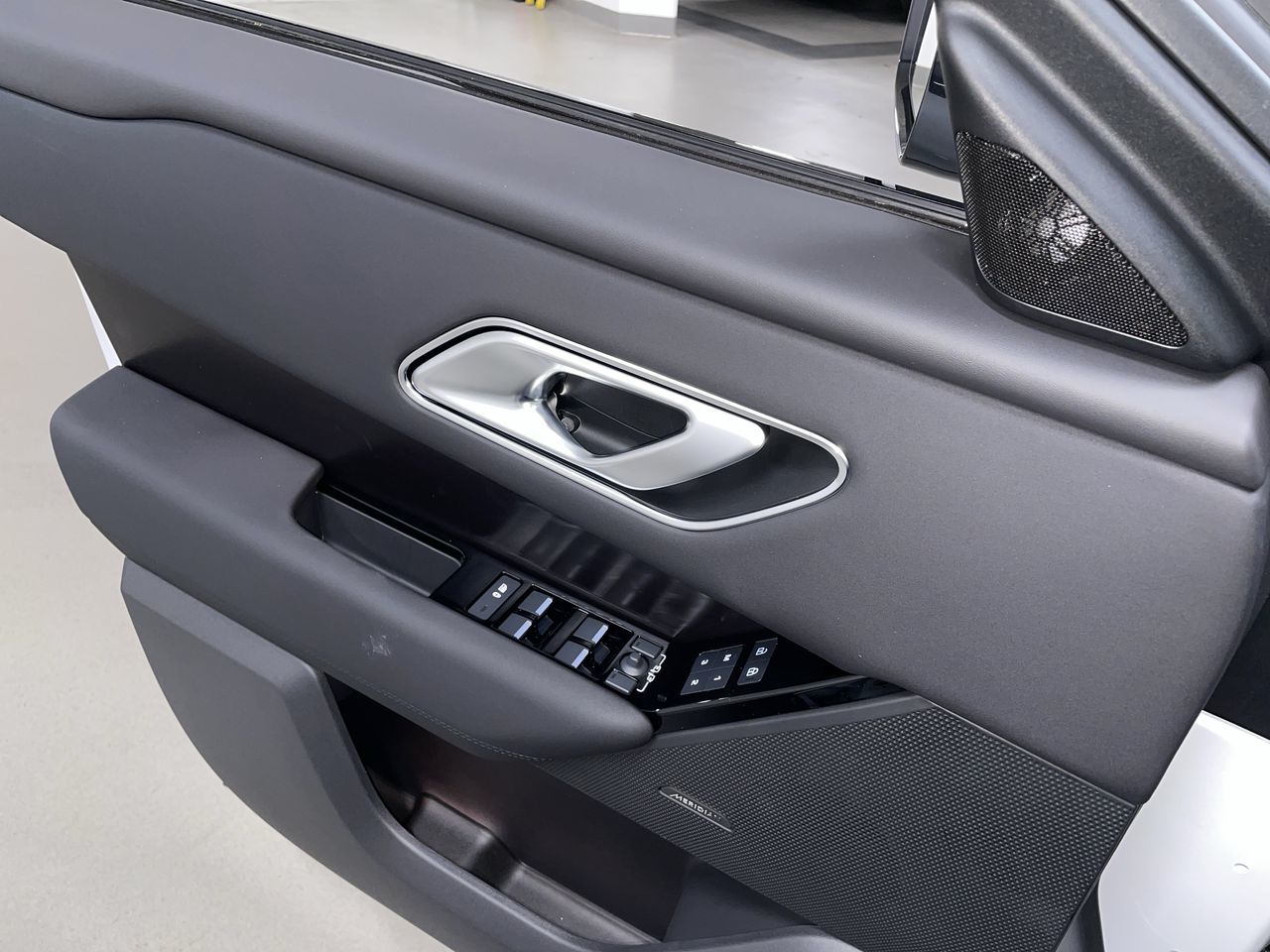 2026  Range Rover Velar