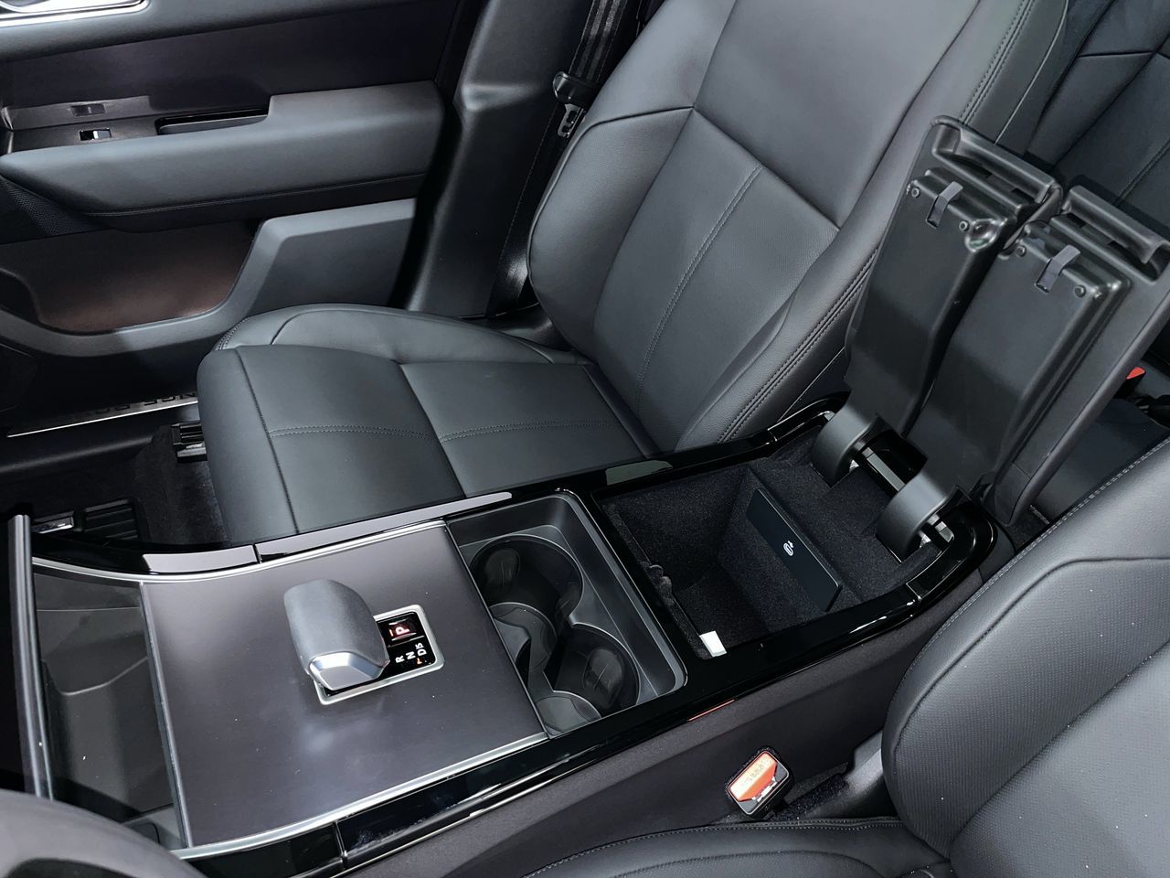 2026  Range Rover Velar