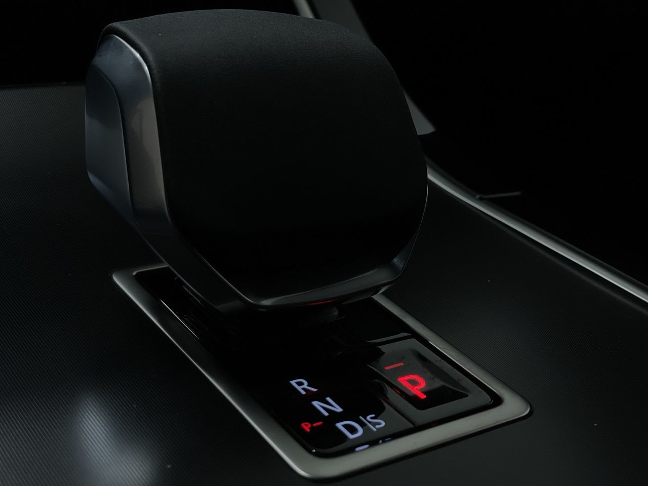2026  Range Rover Velar